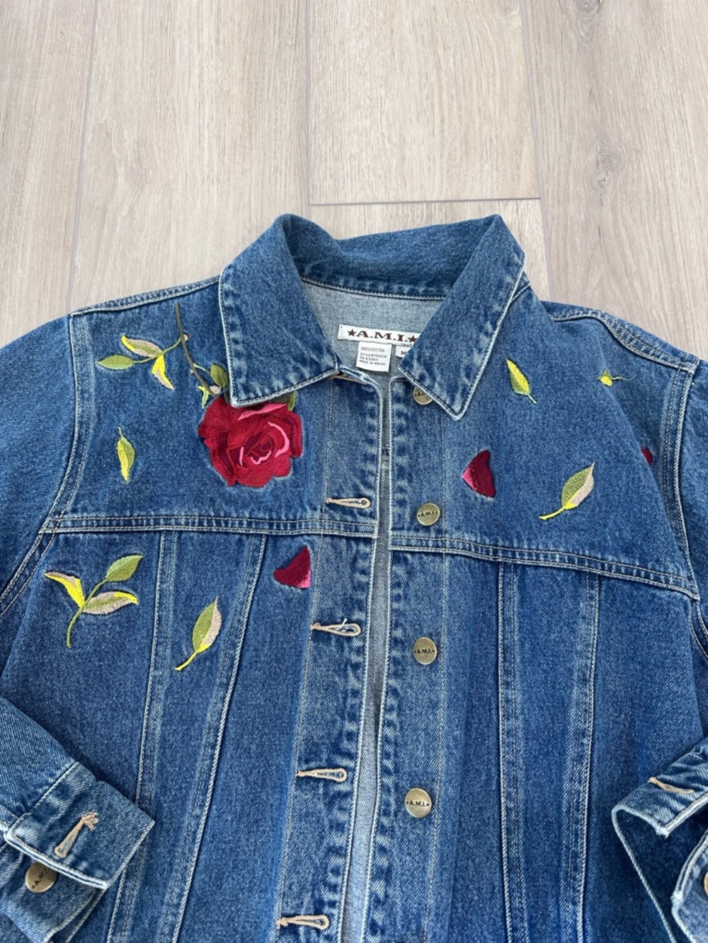 A.M.I. Floral embroidered Jean jacket medium vintage - Picture 2 of 7